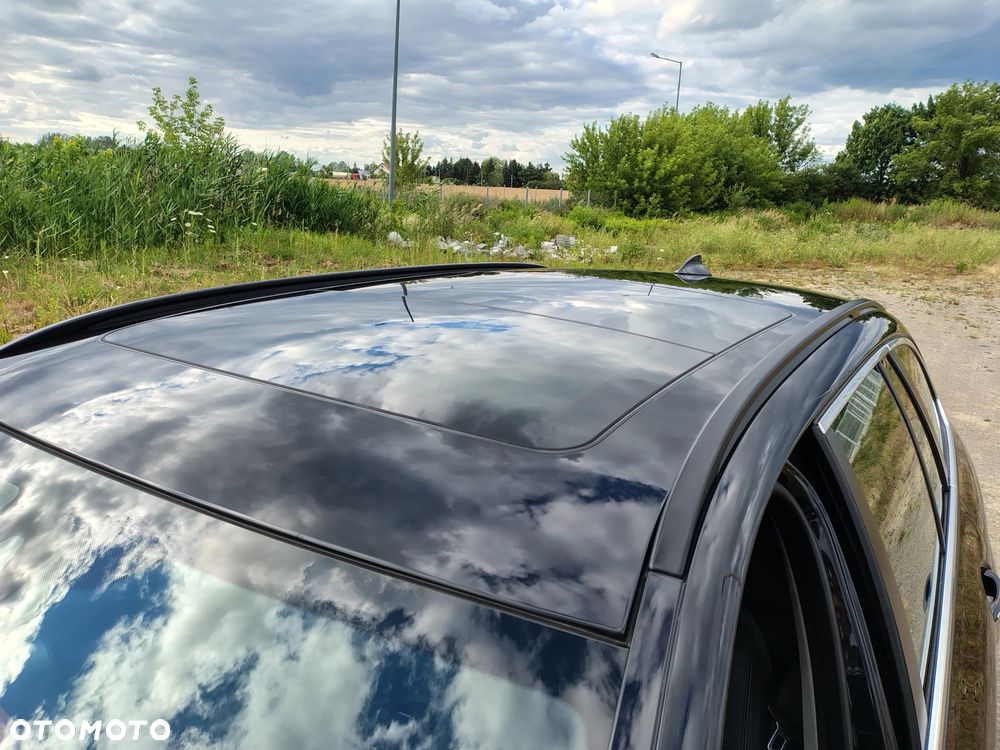 BMW Seria 5 525d xDrive - 13