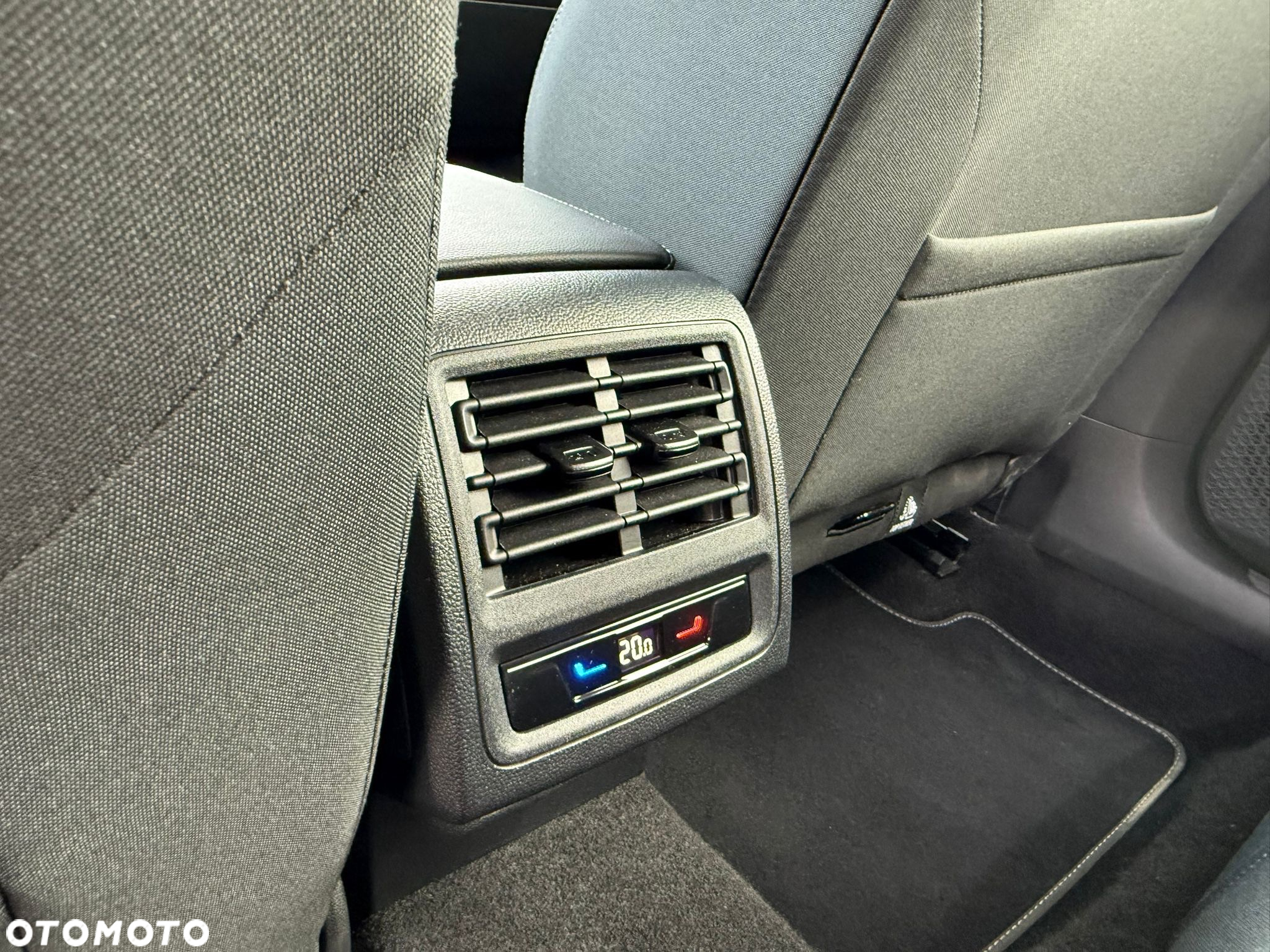 Volkswagen Golf VIII 1.5 TSI Style - 18