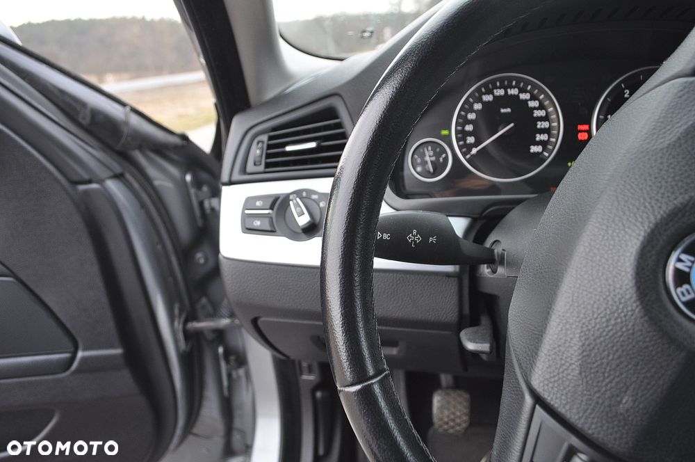 BMW Seria 5 520d Modern Line - 33
