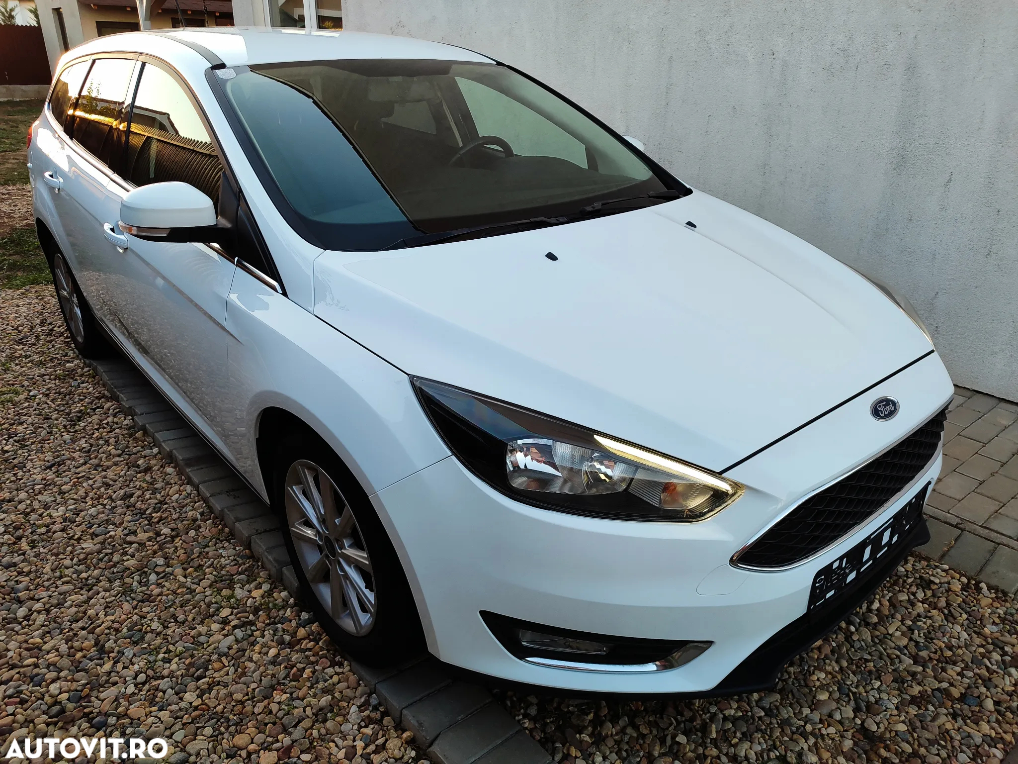 Ford Focus 1.0 EcoBoost Start-Stopp-System COOL&CONNECT DESIGN - 2