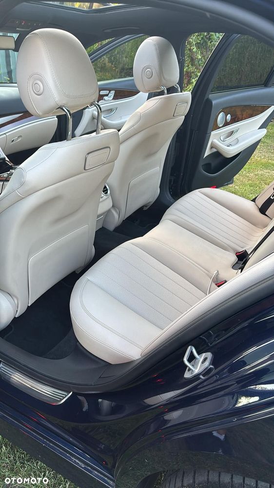 Mercedes-Benz Klasa E 300 9G-TRONIC AMG Line - 13