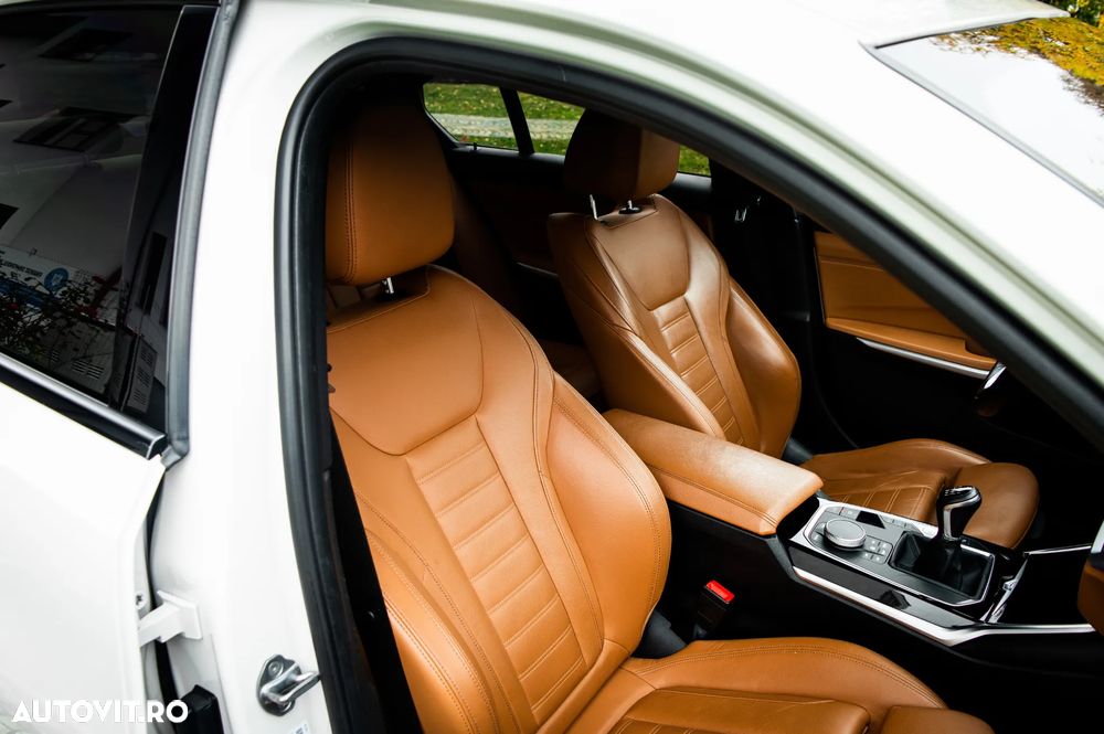 BMW Seria 3 318d Sport Line - 13