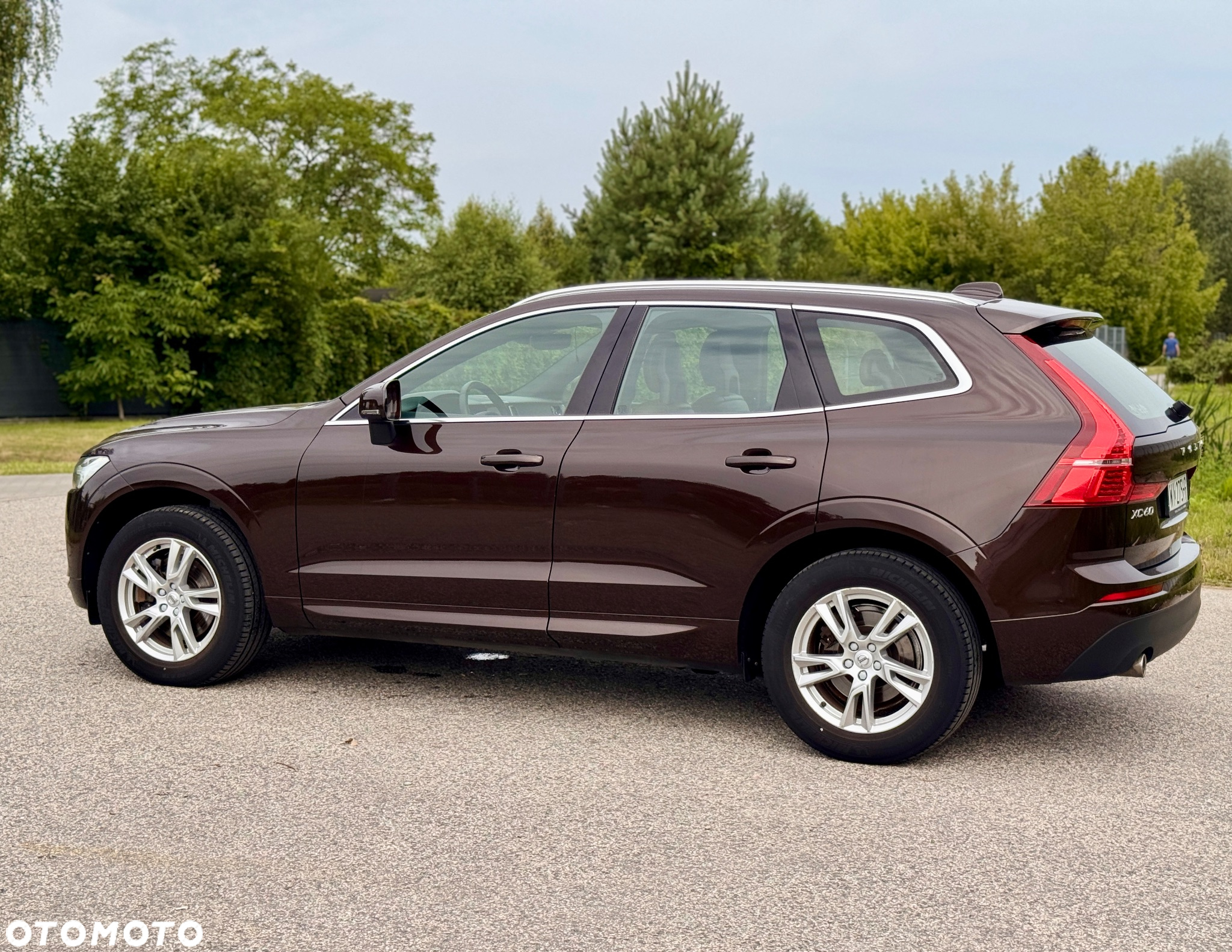 Volvo XC 60 T5 AWD Momentum Pro - 4