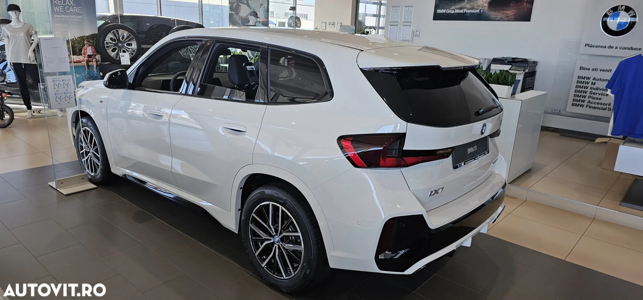 BMW iX1 eDrive20 M Sportpaket - 2