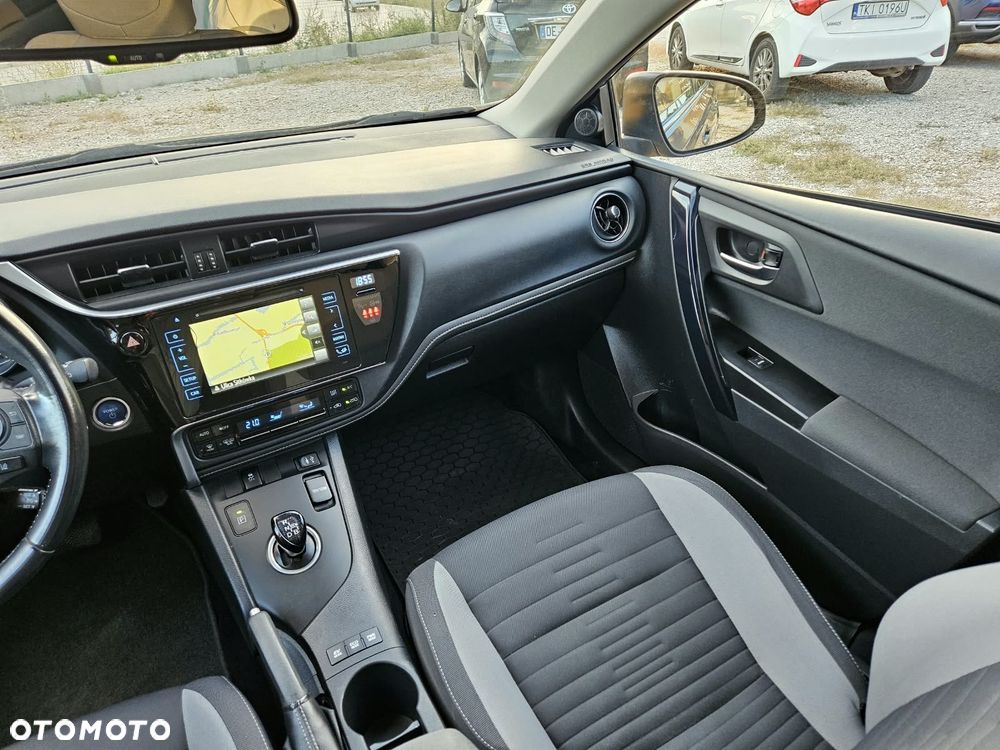 Toyota Auris - 14