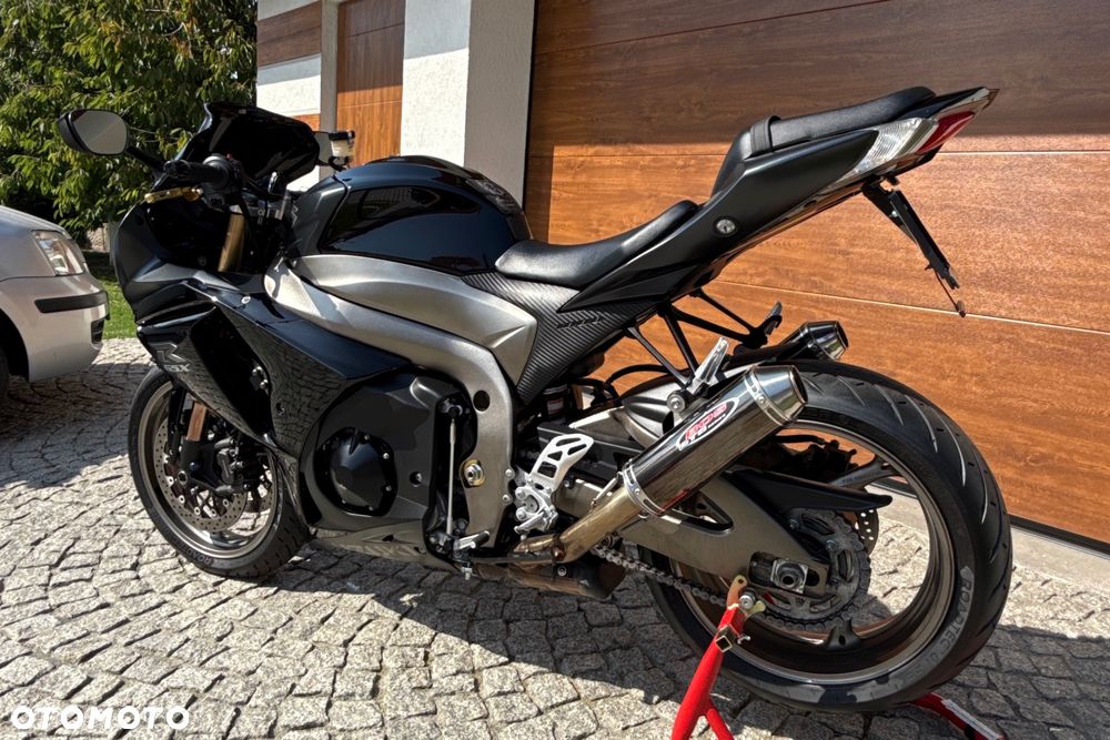 Suzuki GSX-R - 15