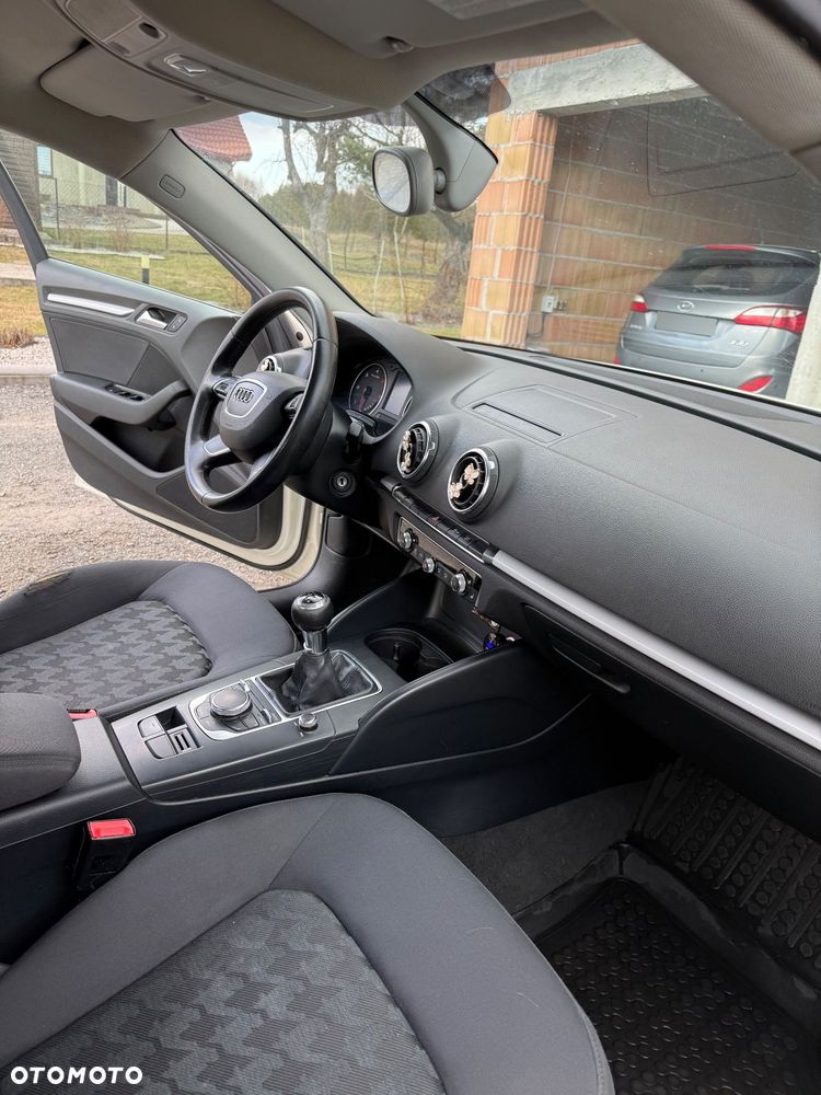 Audi A3 Sportback 1.6 TDI Ambition - 11