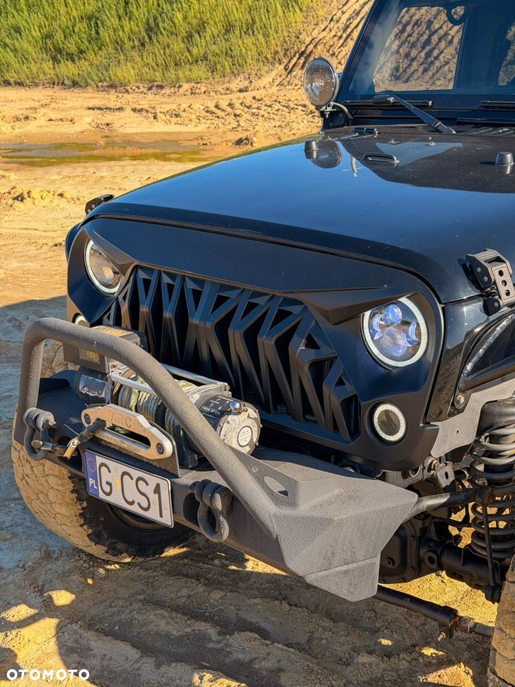 Jeep Wrangler - 8