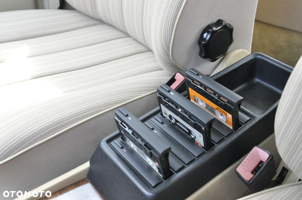 Mercedes-Benz W124 (1984-1993) - 36