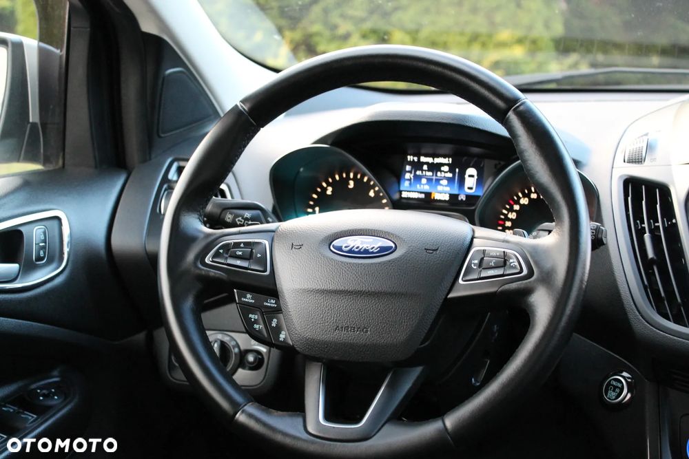 Ford Kuga - 33
