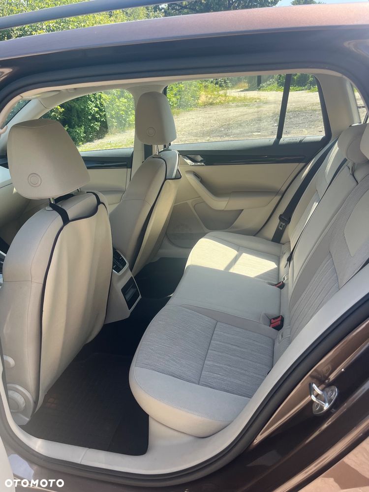 Skoda Octavia 1.6 TDI Style DSG - 8