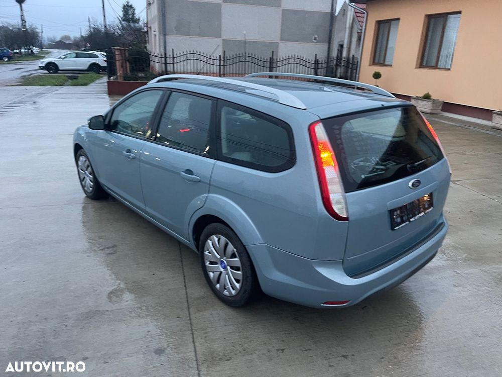 Ford Focus Turnier 1.6 TDCi DPF SYNC Edition - 18