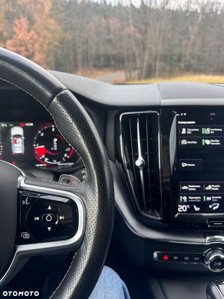 Volvo XC 60 D5 SCR AWD R-Design - 12