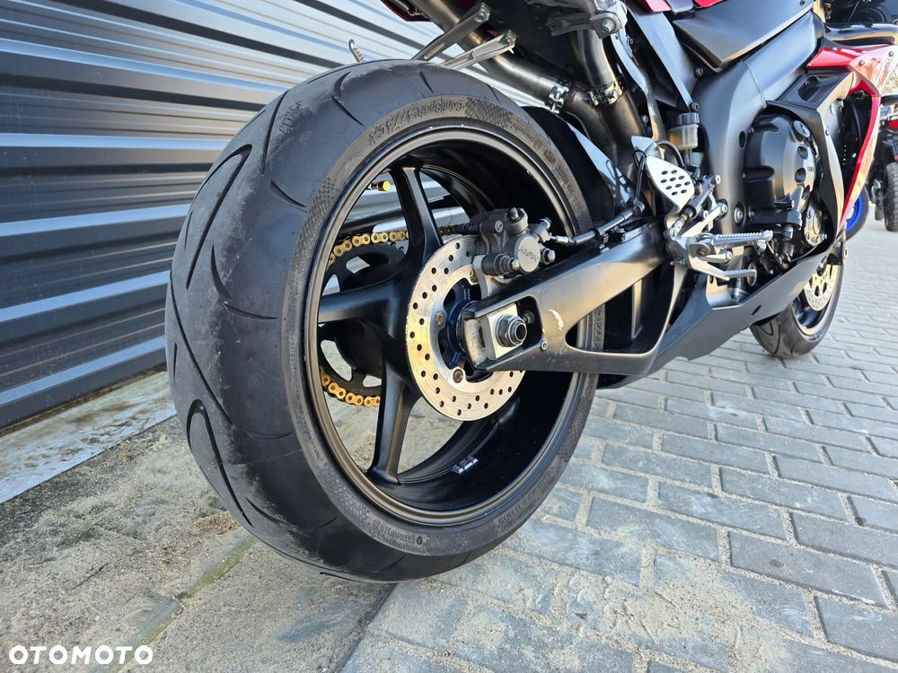Yamaha R1 - 7