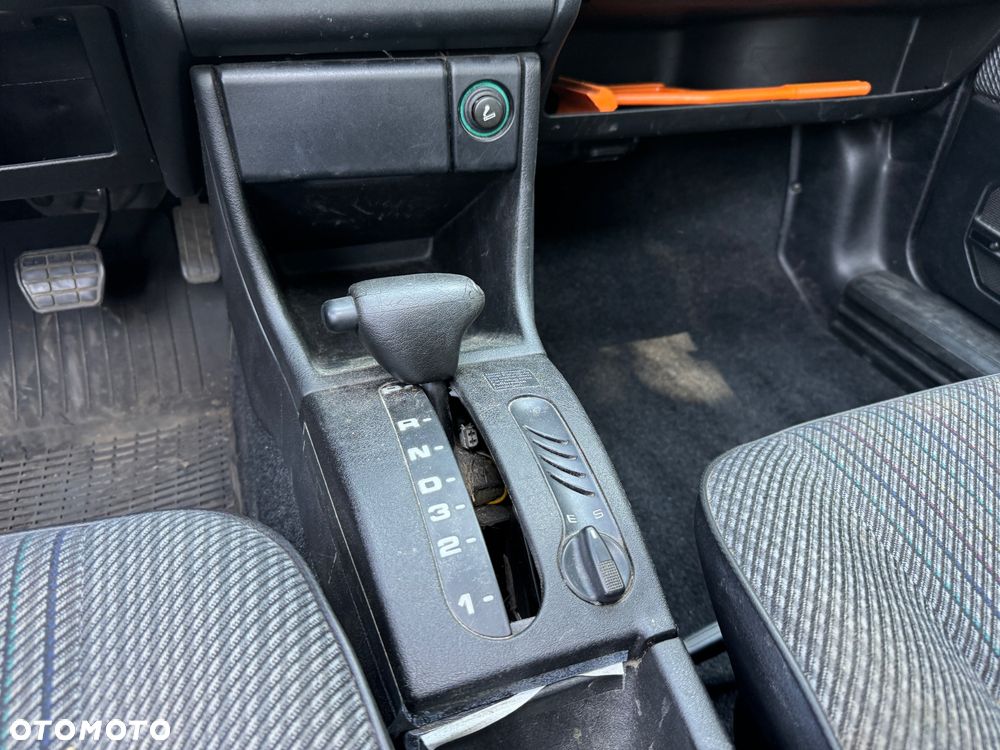 Volkswagen Passat 2.0 GL - 19