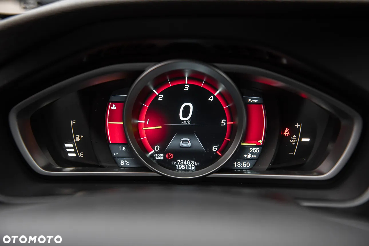 Volvo V40 Cross Country - 20