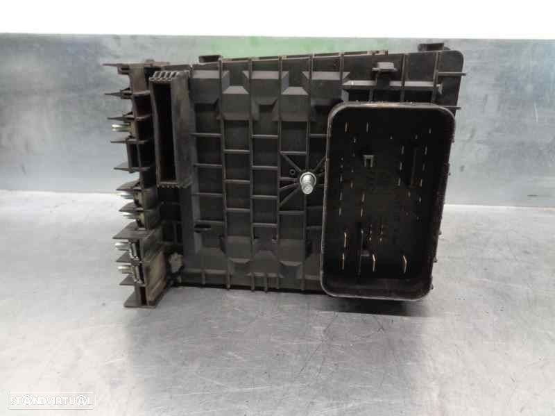 CAIXA RELÉS / FUSÍVEIS AUDI A3 2005 -1K0937125 - 1