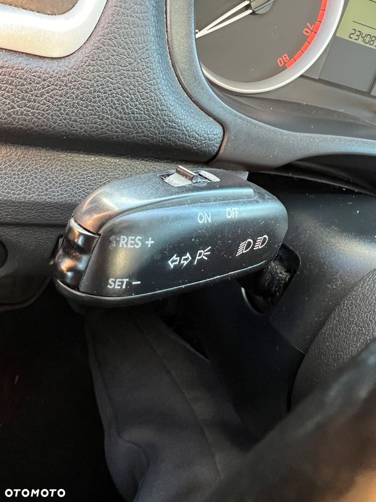 Skoda Roomster 1.6 16V Sport - 10