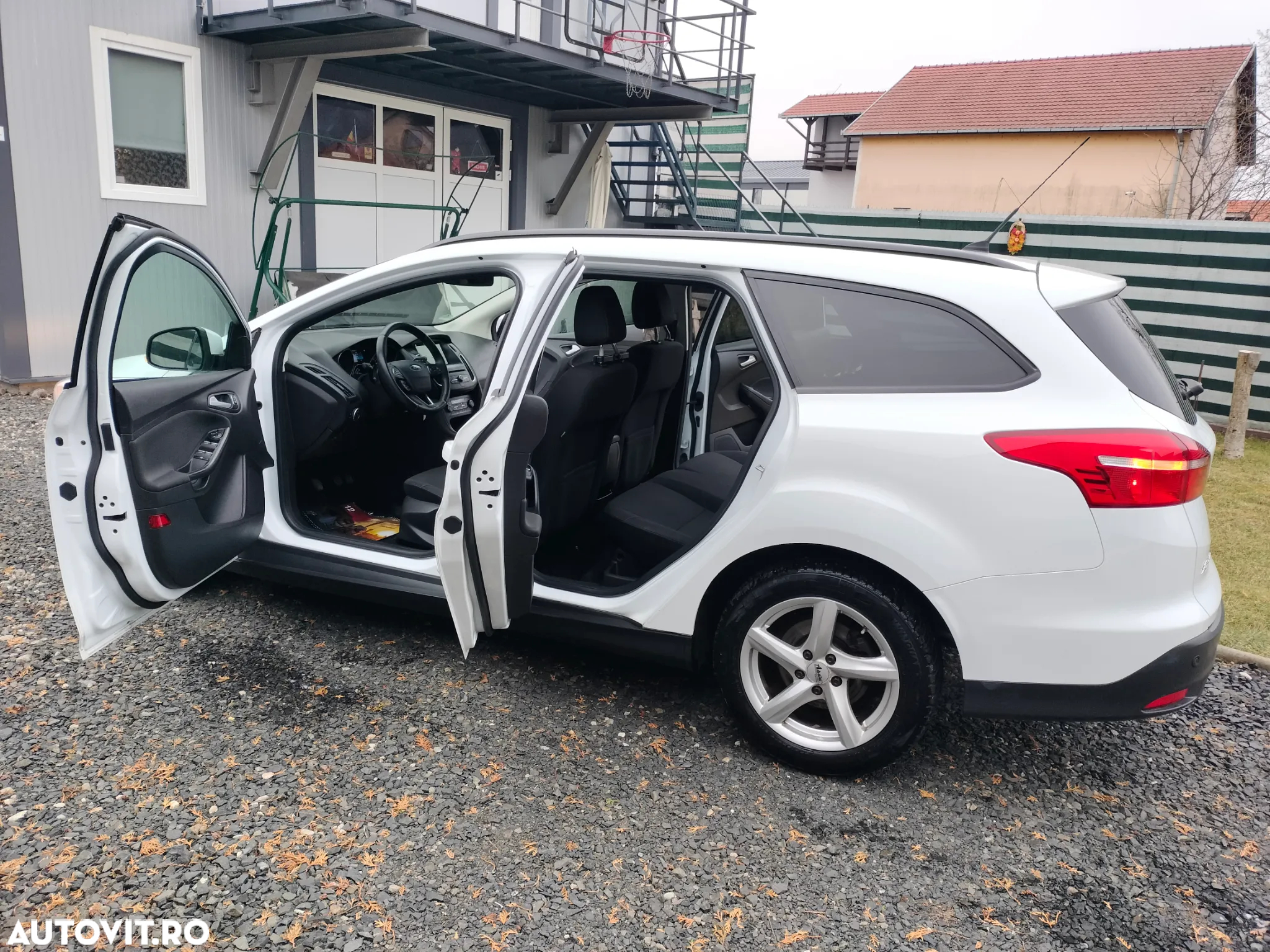 Ford Focus Turnier 1.0 EcoBoost Start-Stopp-System ACTIVE - 22