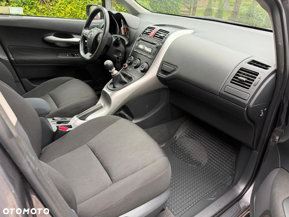 Toyota Auris 1.4 D-4D Active - 8