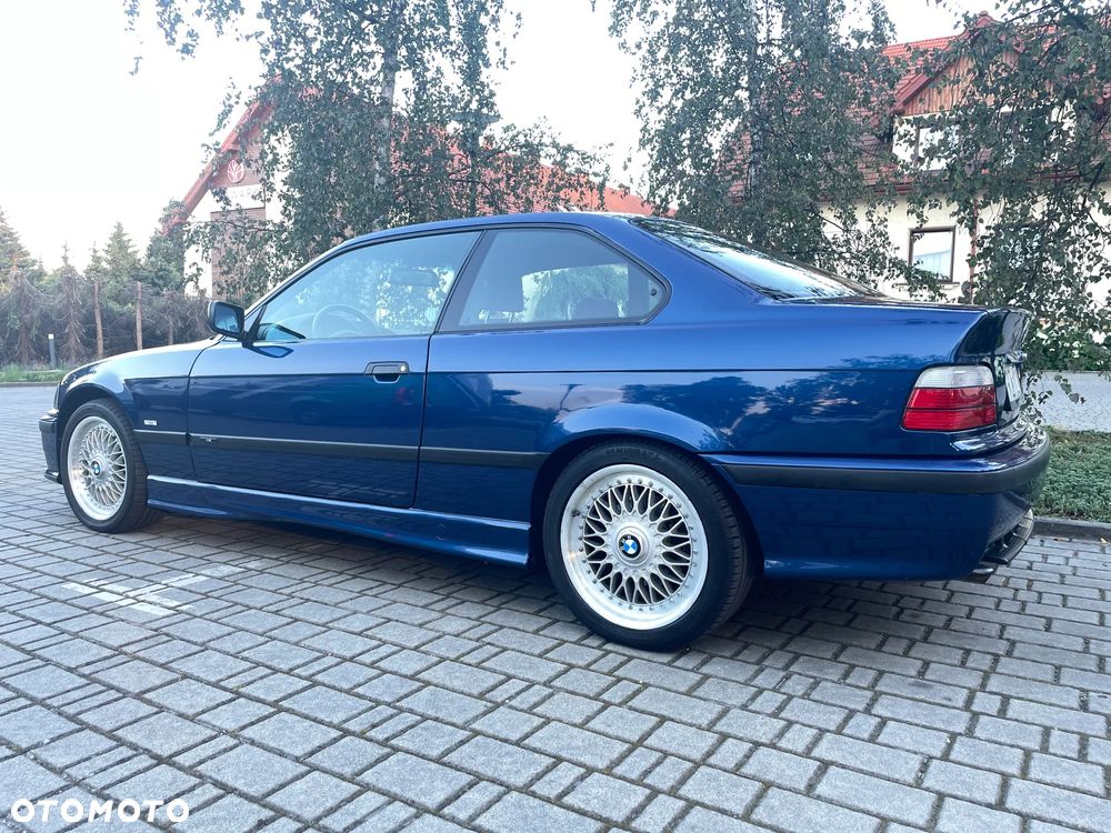 BMW Seria 3 323i - 2