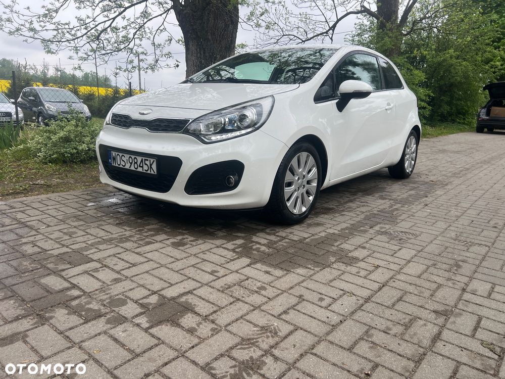 Kia Rio 1.2 L - 2