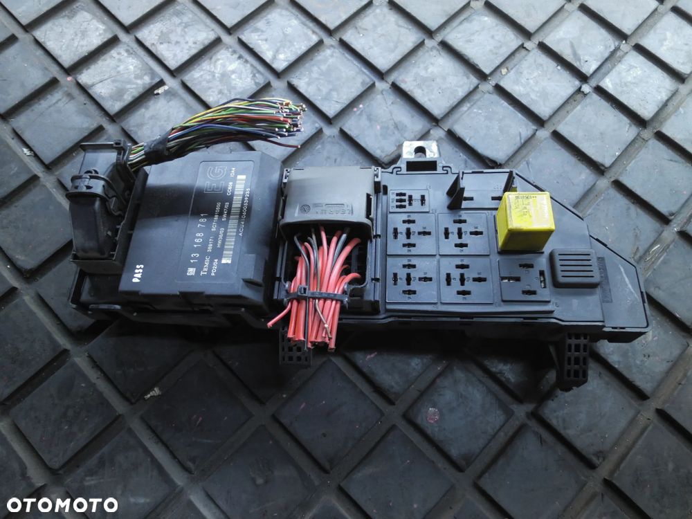 SKRZYNKA MODUŁ BSI OPEL VECTRA 13181984 13168781 + WTYCZKI INSTALACJA - 1