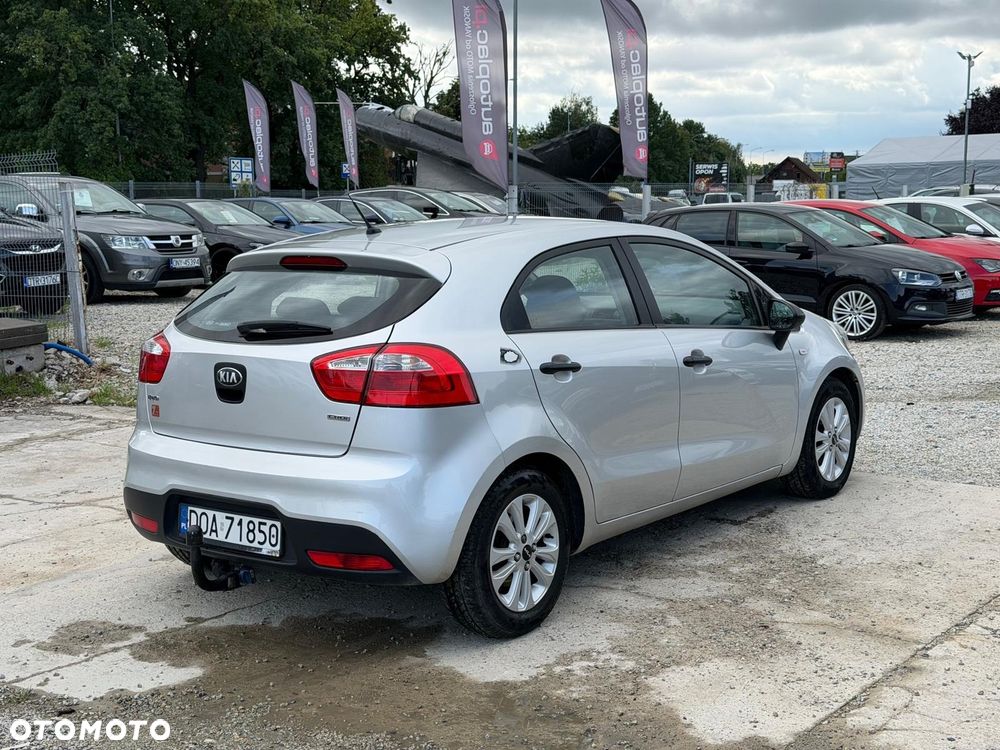 Kia Rio - 4