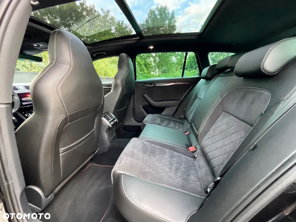 Skoda Superb 2.0 TDI DSG Sportline - 18