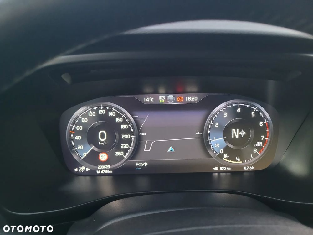 Volvo XC 40 - 20