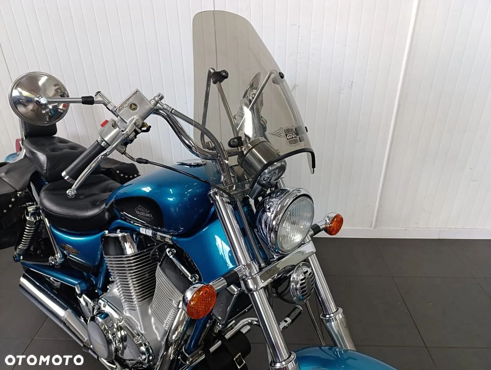 Suzuki Intruder - 17