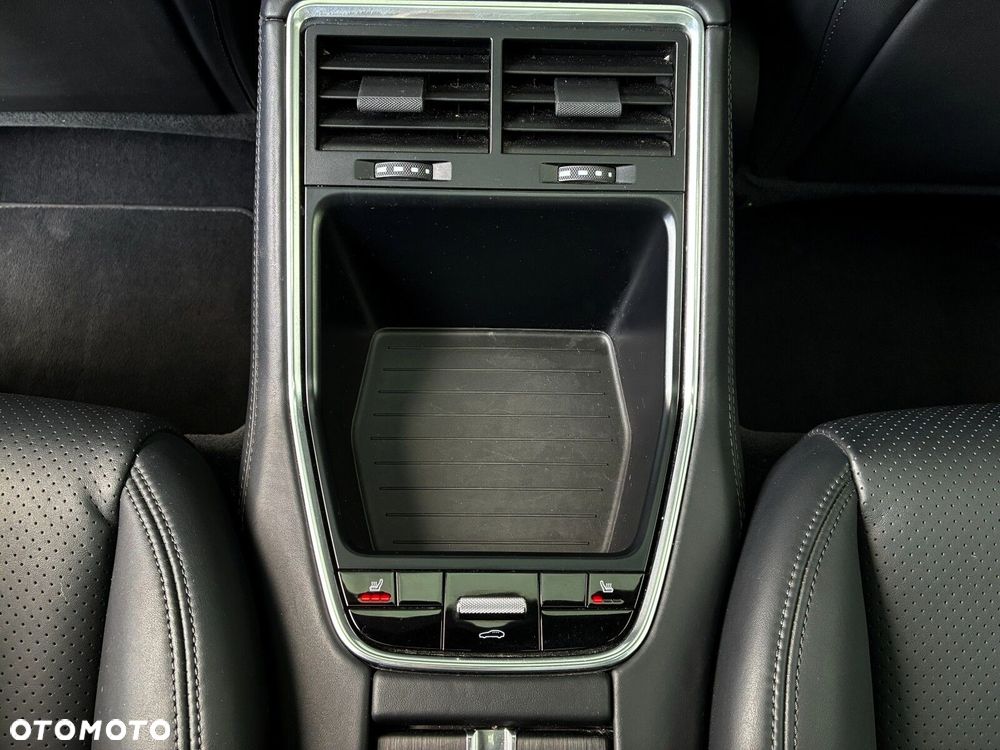 Porsche Panamera - 24