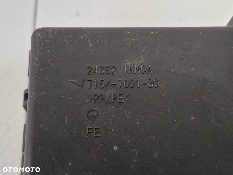 nissan juke i 1 f15 lift 1.2 dig-t skrzynka przekaźników 243821kn0a - 9