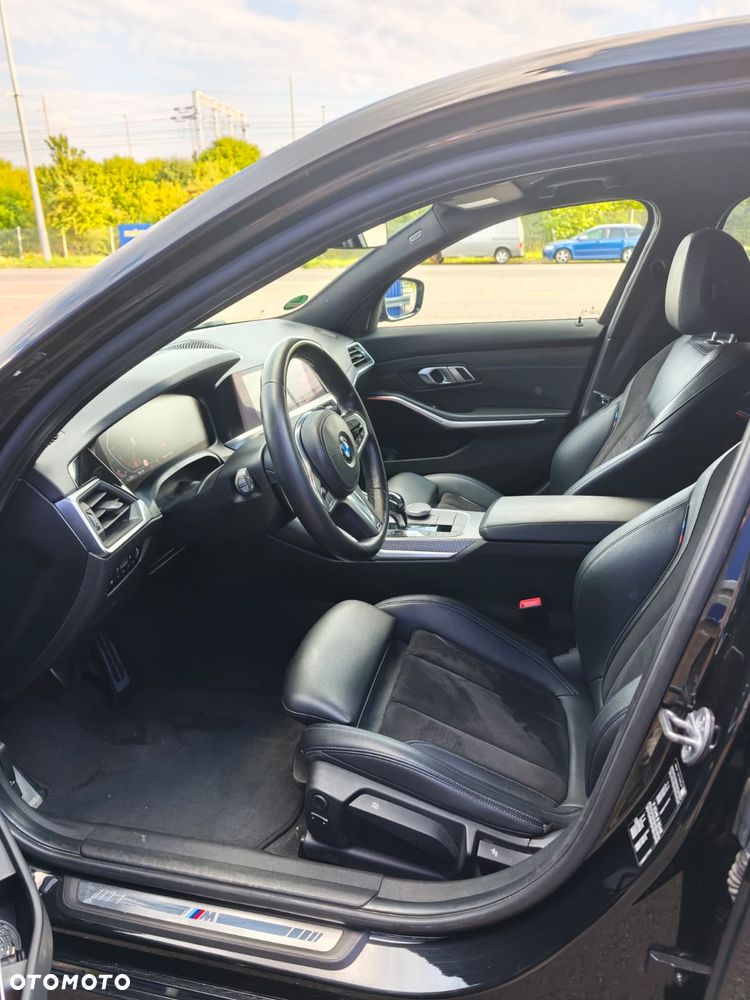 BMW Seria 3 320d M Sport - 13