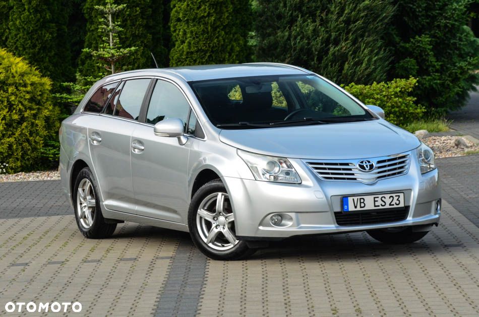 Toyota Avensis 1.8 Comfort - 20