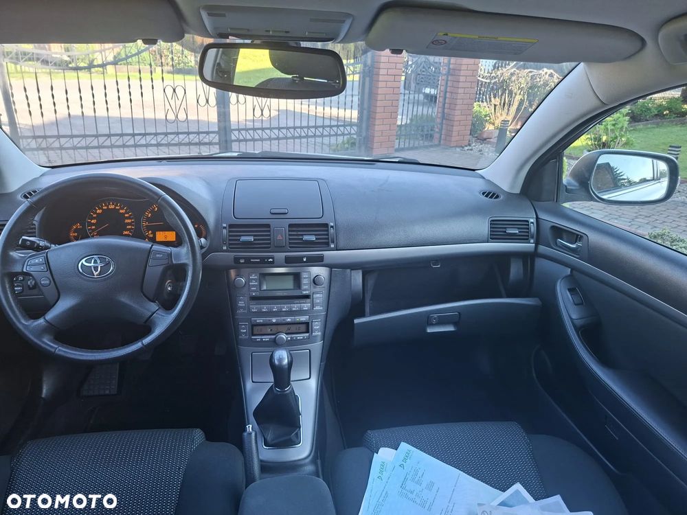 Toyota Avensis 1.8 VVT-i Sol Premium - 17