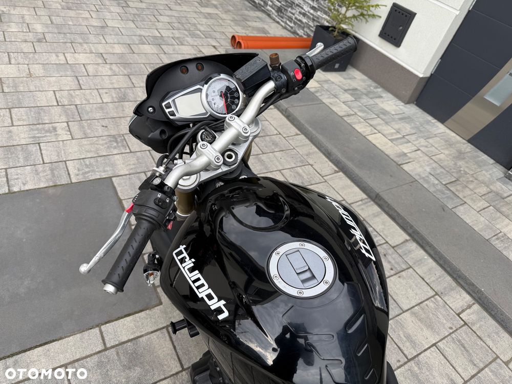 Triumph Street Triple - 8