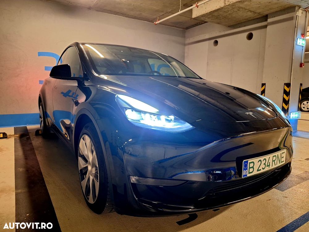 Tesla Model Y Long Range Dual Motor AWD - 15
