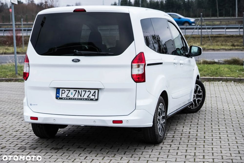 Ford Tourneo Courier 1.5 TDCi S&S Titanium - 26