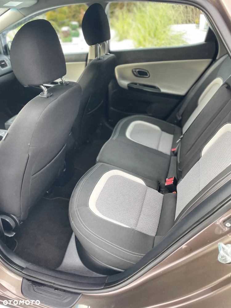 Kia Ceed 1.6 GDI Business Line - 16