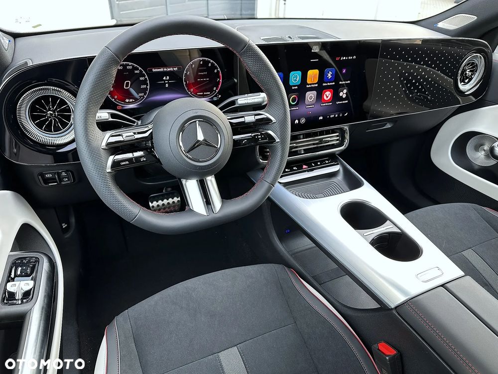 Mercedes-Benz CLA - 12