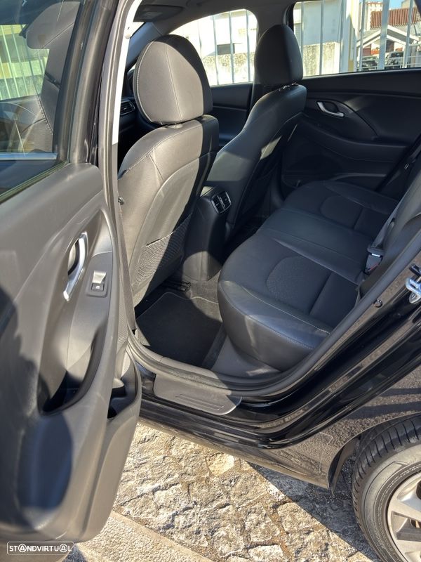 Hyundai i30 1.6 CRDI Comfort+Navi 7DCT - 22