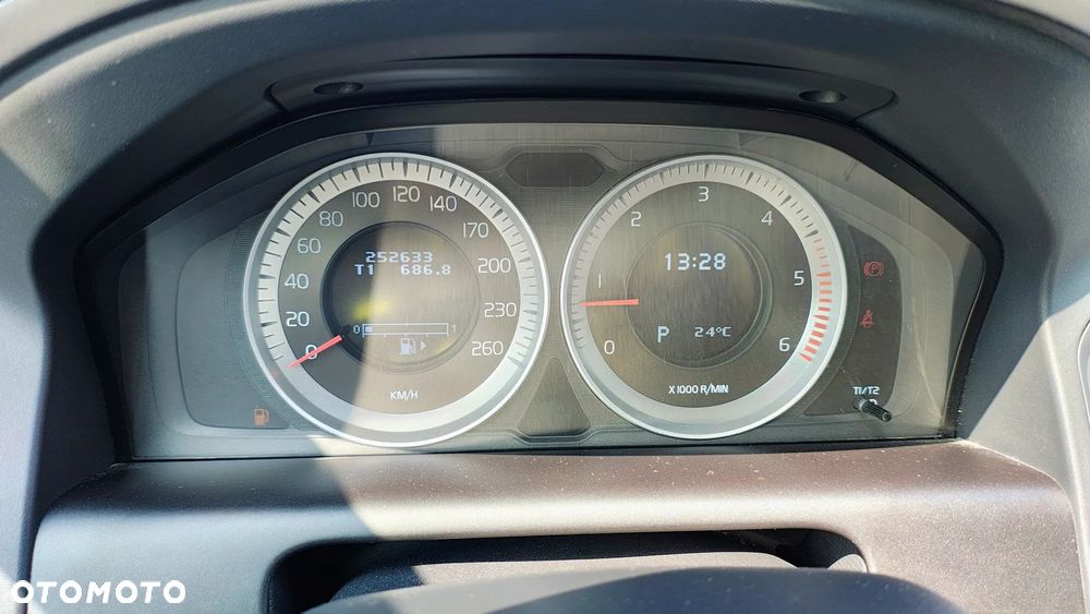 Volvo XC 60 D5 AWD Momentum - 19