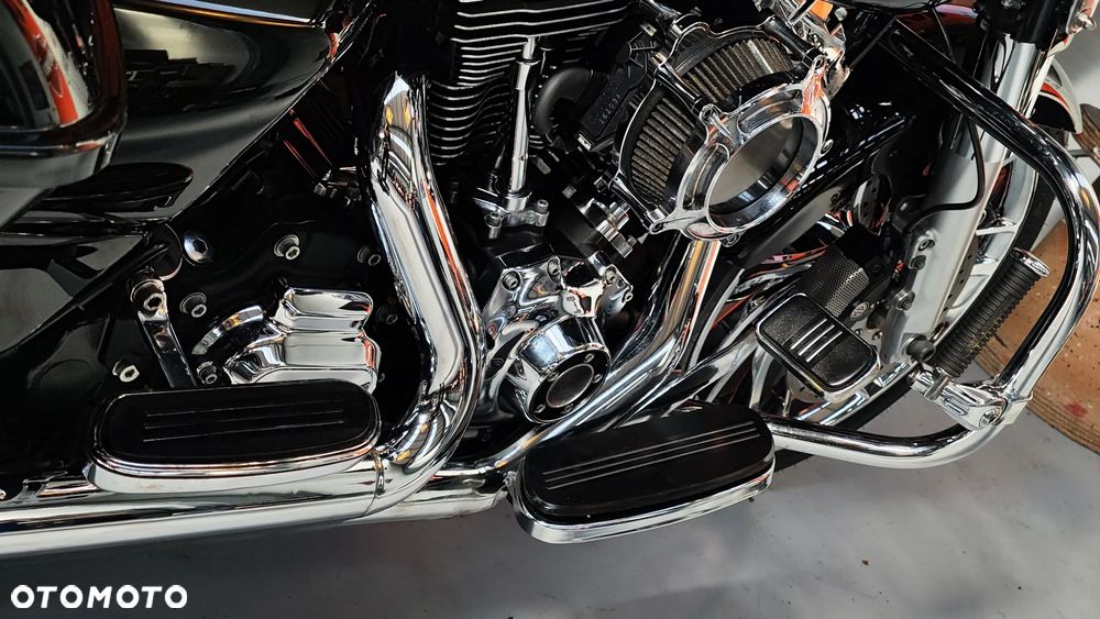 Harley-Davidson Touring Street Glide - 19