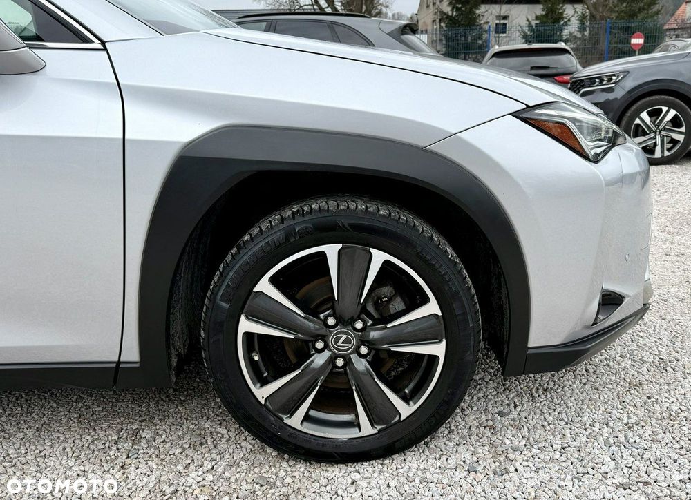 Lexus UX - 36