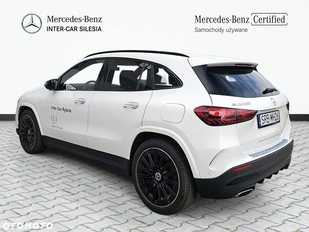 Mercedes-Benz GLA 200 Business Edition - 8