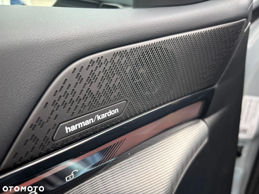 BMW Seria 5 520d xDrive mHEV M Sport - 9