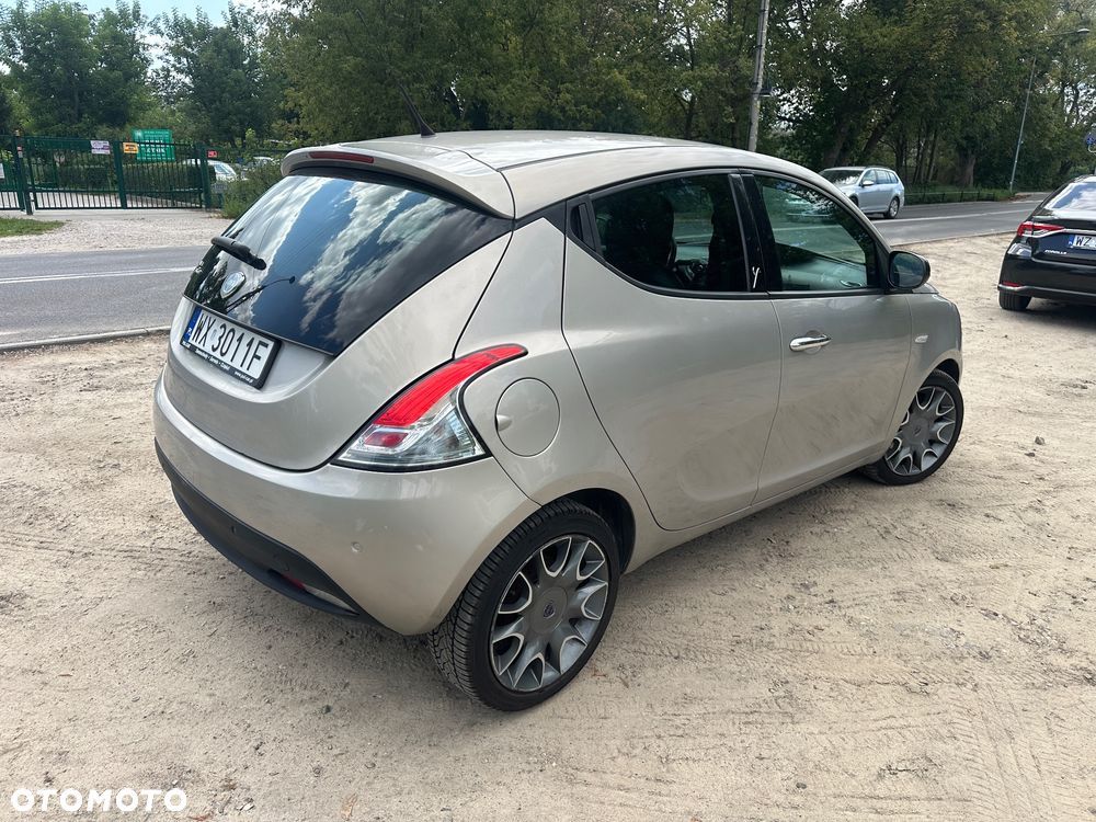 Lancia Ypsilon - 3