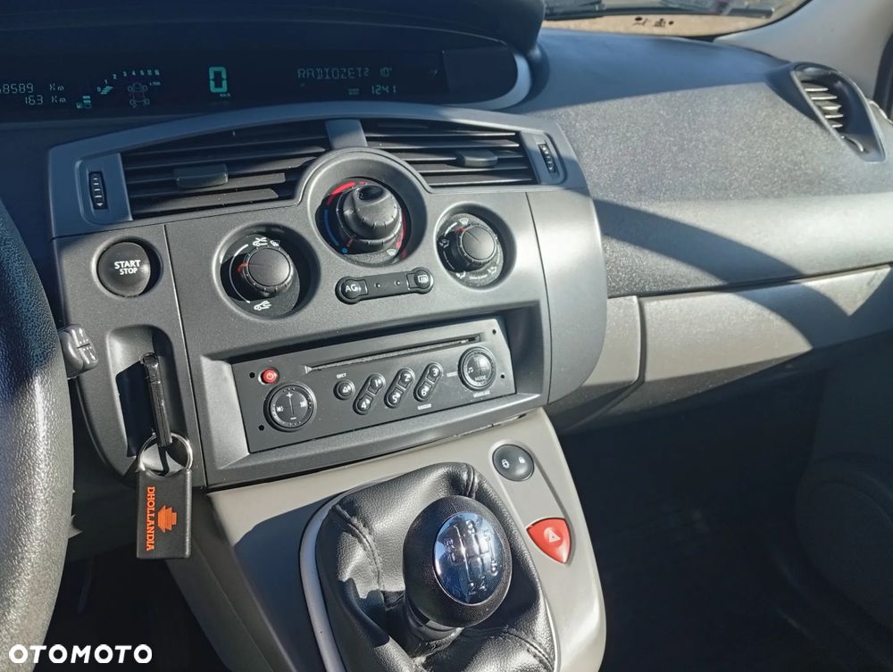 Renault Scenic 1.6 16V Alize - 9
