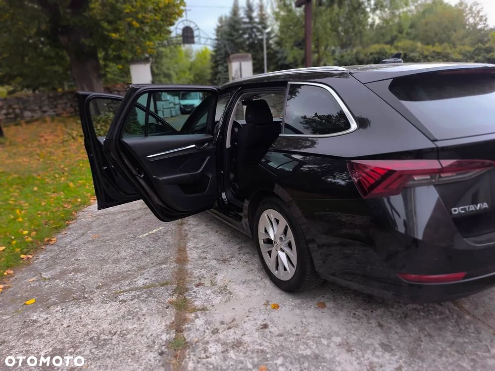 Skoda Octavia 1.5 TSI Scout First Edition - 38